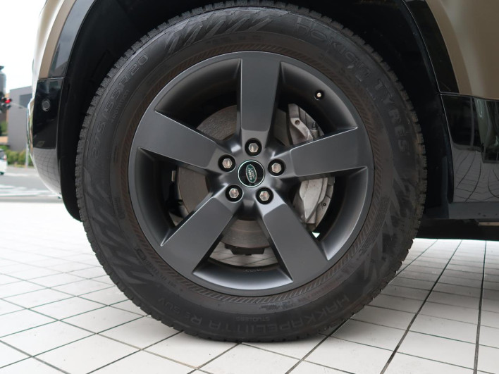 2024 Land Rover Defender 3CA-LE72WAB (UW-69f49691b6842)[10]