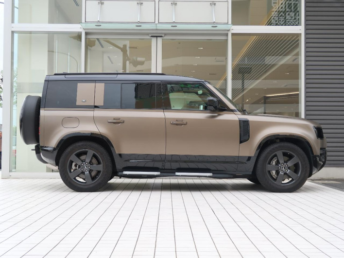 2024 Land Rover Defender 3CA-LE72WAB (UW-69f49691b6842)[15]