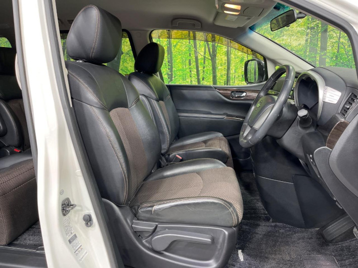 2012 Nissan Elgrand DBA-TNE52 (UW-69f4969bc3726)[25]