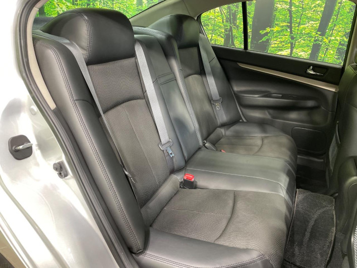 2013 Nissan Skyline DBA-V36 (UW-69f496a22403d)[28]