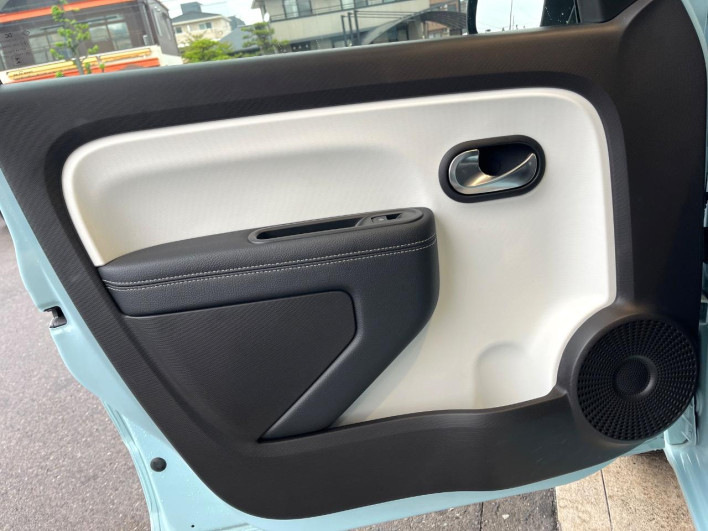 2022 Renault Twingo 3BA-AHH4B (UW-69f496a44c261)[17]