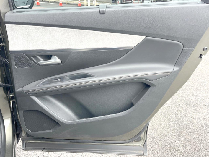 2017 Peugeot 5008 LDA-P87AH01 (UW-69f496a4bd466)[20]