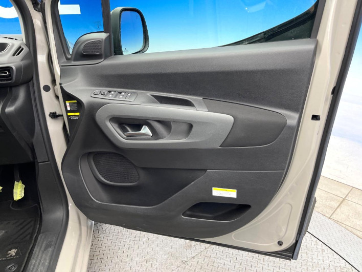2022 Citroen Berlingo 3DA-K9CYH01 (UW-69f496a965f5f)[29]