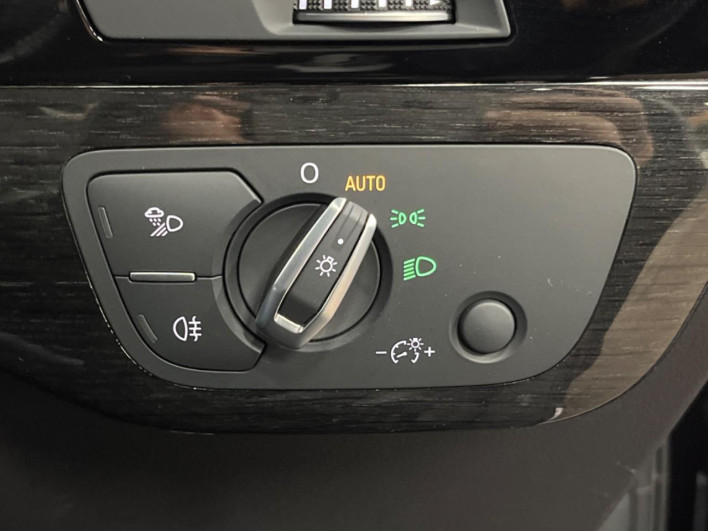 2019 Audi Q7 ABA-4MCYRA (UW-69f496ab3321c)[28]