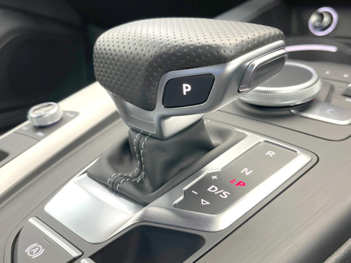 2016 Audi A4 ABA-8WCYRF (UW-69f496ab99513)[20]
