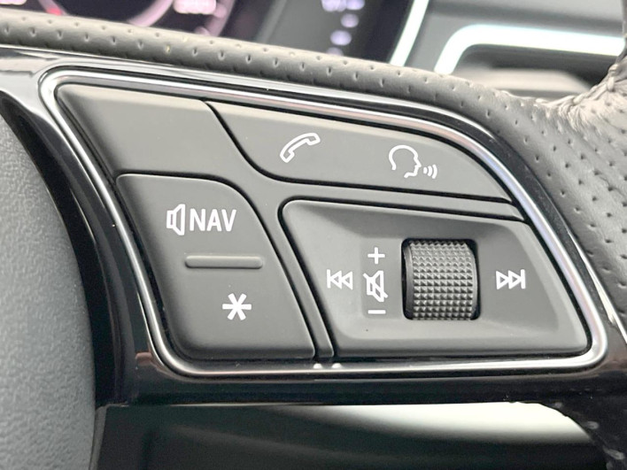 2016 Audi A4 ABA-8WCYRF (UW-69f496ab99513)[29]