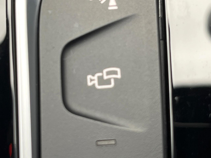 2020 BMW X3 3DA-UZ20 (UW-69f496ae5602d)[23]