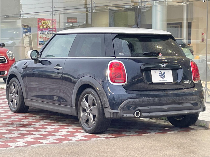 2022 Rover Mini 3DA-XY15MW (UW-69f496b4c57bf)[28]