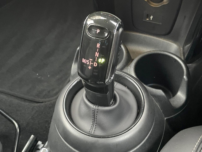2022 Rover Mini 3DA-XY15MW (UW-69f496b4c57bf)[6]