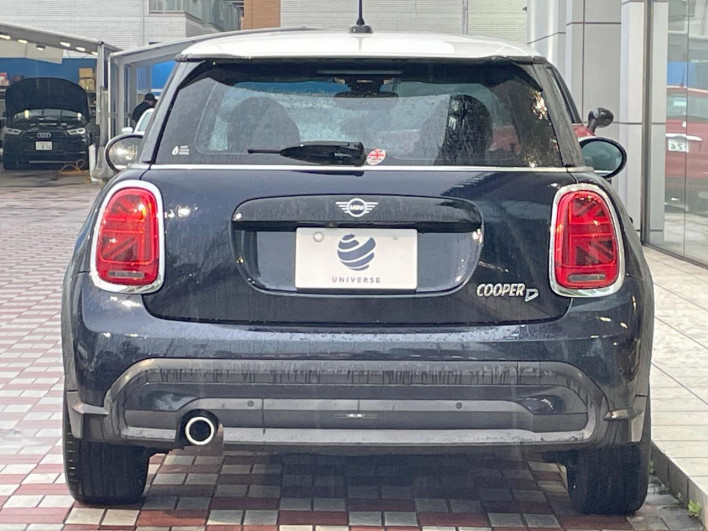2022 Rover Mini 3DA-XY15MW (UW-69f496b4c57bf)[27]