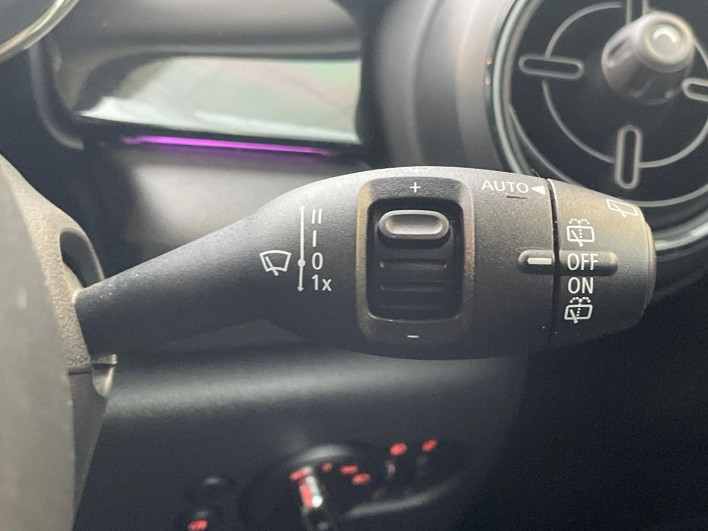 2022 Rover Mini 3DA-XY15MW (UW-69f496b4c57bf)[16]