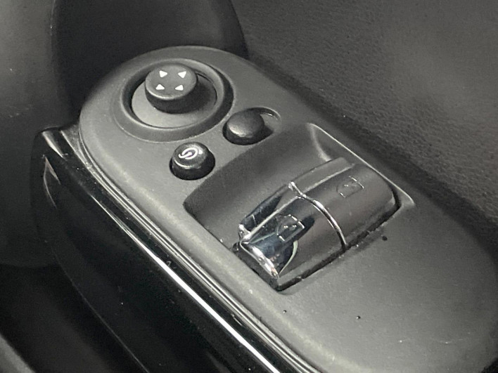 2022 Rover Mini 3DA-XY15MW (UW-69f496b4c57bf)[10]