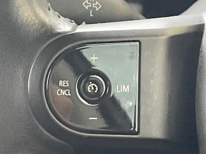 2022 Rover Mini 3DA-XY15MW (UW-69f496b4c57bf)[14]