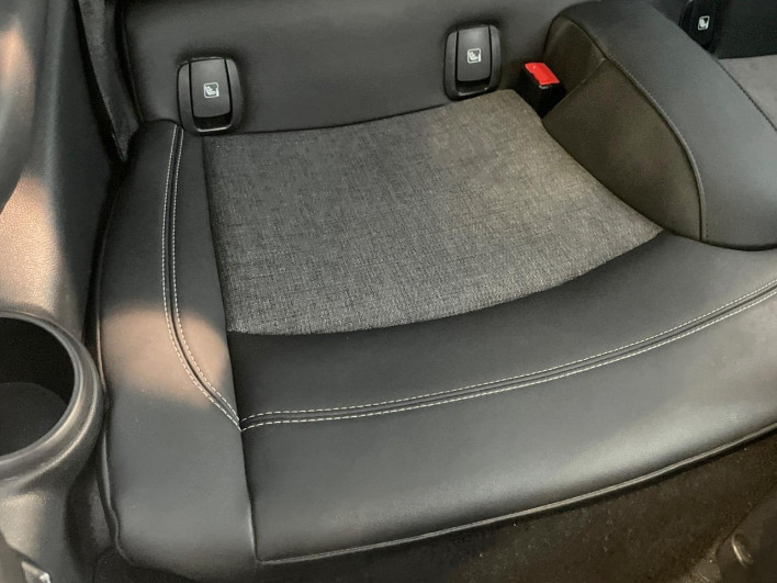 2022 Rover Mini 3DA-XY15MW (UW-69f496b4c57bf)[26]