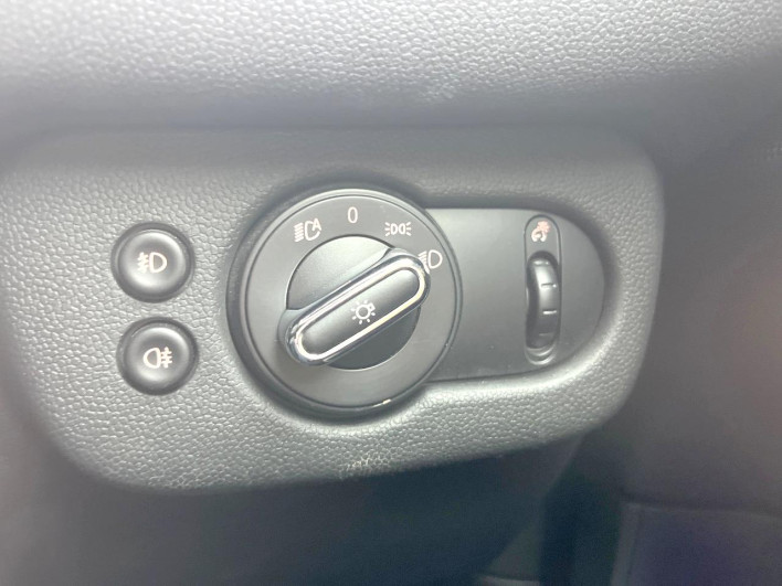 2017 Rover Mini LDA-LR20 (UW-69f496b50aa4a)[26]
