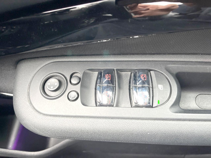 2017 Rover Mini LDA-LR20 (UW-69f496b50aa4a)[25]