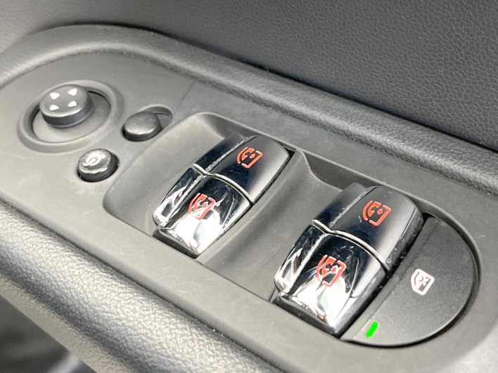 2018 Rover Mini LDA-YT20 (UW-69f496b7744a4)[27]
