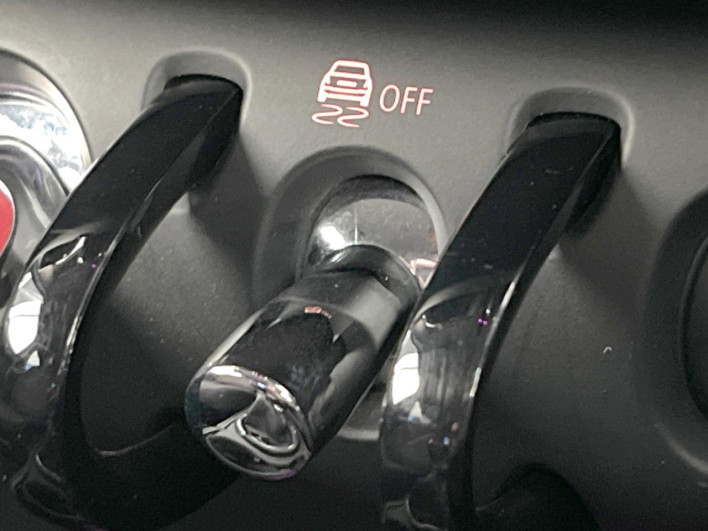2018 Rover Mini LDA-YT20 (UW-69f496b7744a4)[15]