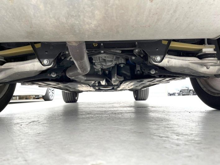 2016 Volvo XC90 DBA-LB420XC (UW-69f496b928e5e)[29]