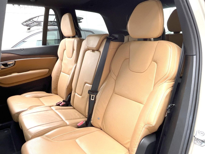 2016 Volvo XC90 DBA-LB420XC (UW-69f496b928e5e)[28]