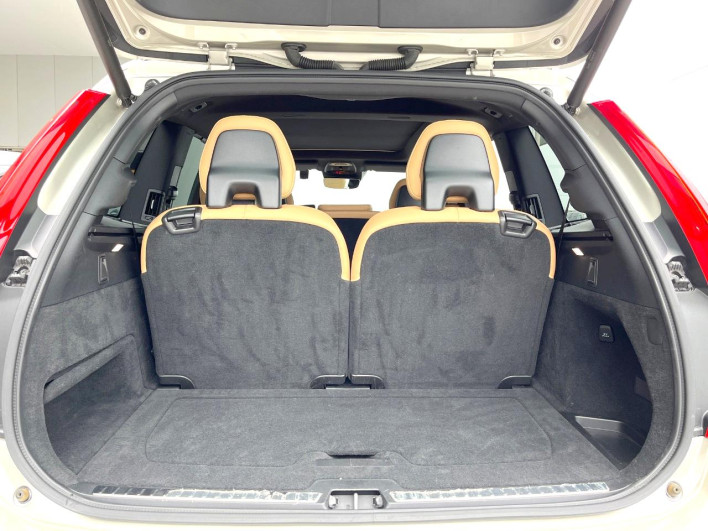 2016 Volvo XC90 DBA-LB420XC (UW-69f496b928e5e)[25]