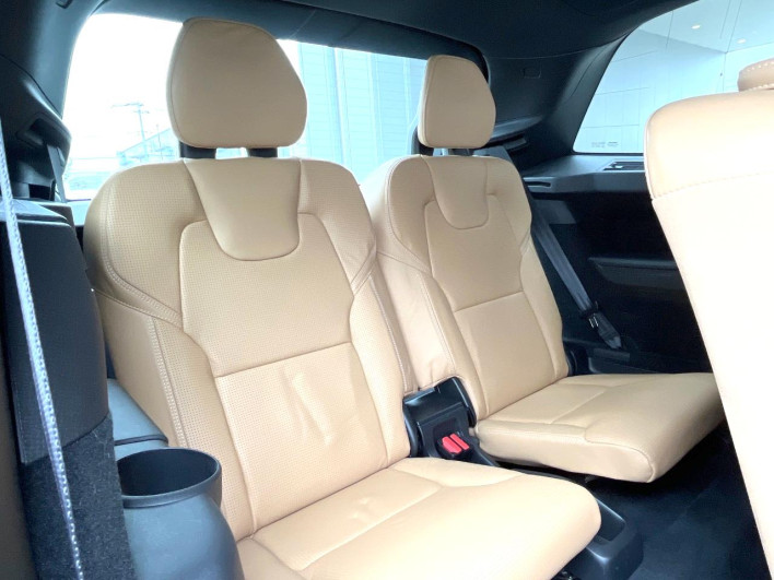 2016 Volvo XC90 DBA-LB420XC (UW-69f496b928e5e)[24]