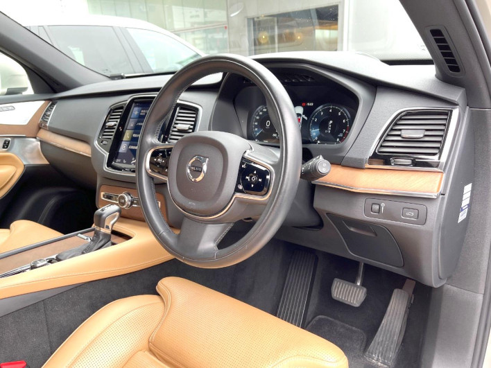 2016 Volvo XC90 DBA-LB420XC (UW-69f496b928e5e)[19]