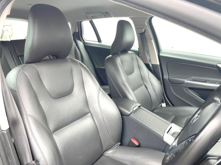 2015 Volvo V60 LDA-FD4204T (UW-69f496b951ad0)[19]