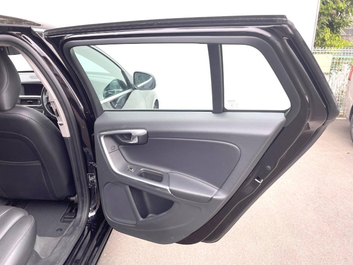 2015 Volvo V60 LDA-FD4204T (UW-69f496b951ad0)[28]