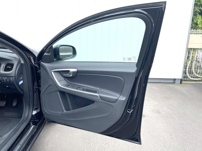 2015 Volvo V60 LDA-FD4204T (UW-69f496b951ad0)[27]