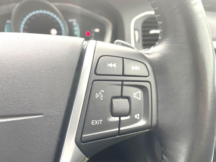 2015 Volvo V60 LDA-FD4204T (UW-69f496b951ad0)[6]