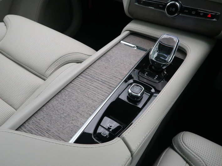 2024 Volvo XC90 5LA-LB420XCP2A (UW-69f496b988ea6)[19]