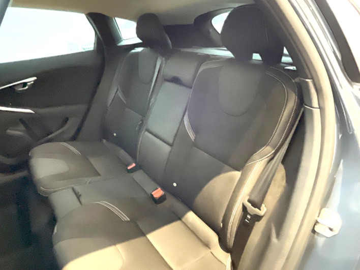2018 Volvo V40 LDA-MD4204T (UW-69f496bade145)[26]