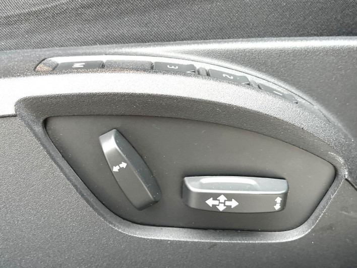 2018 Volvo V40 LDA-MD4204T (UW-69f496bade145)[22]