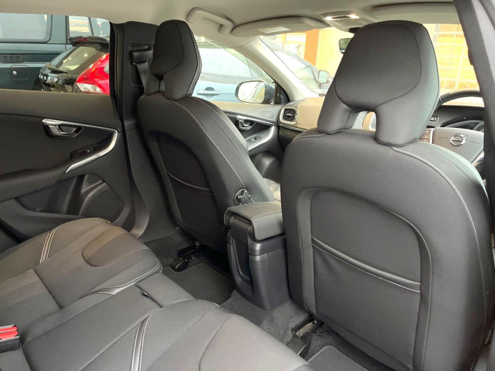 2018 Volvo V40 LDA-MD4204T (UW-69f496bade145)[23]