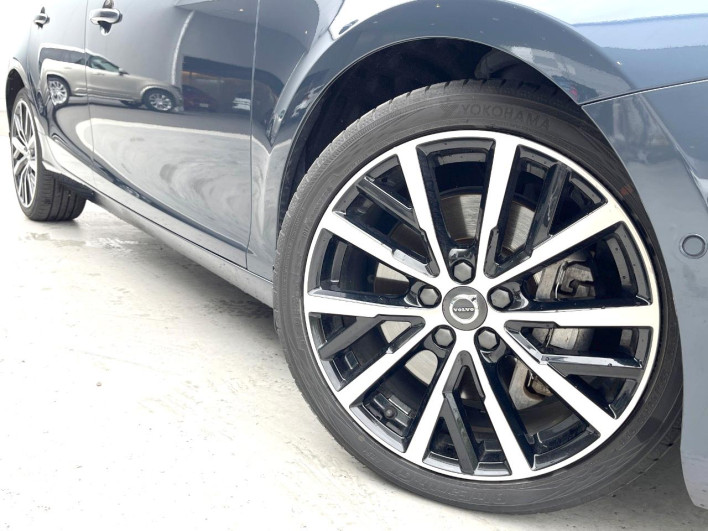 2018 Volvo V40 LDA-MD4204T (UW-69f496bade145)[15]