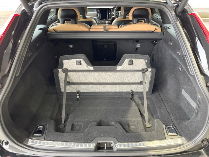 2017 Volvo V90 DBA-PB420 (UW-69f496bbf0625)[17]