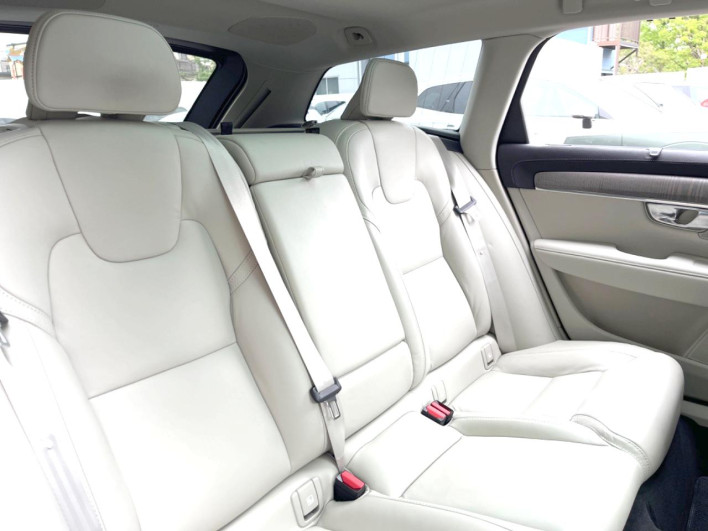 2024 Volvo V90 5AA-PB420TM (UW-69f496bc9edc8)[12]