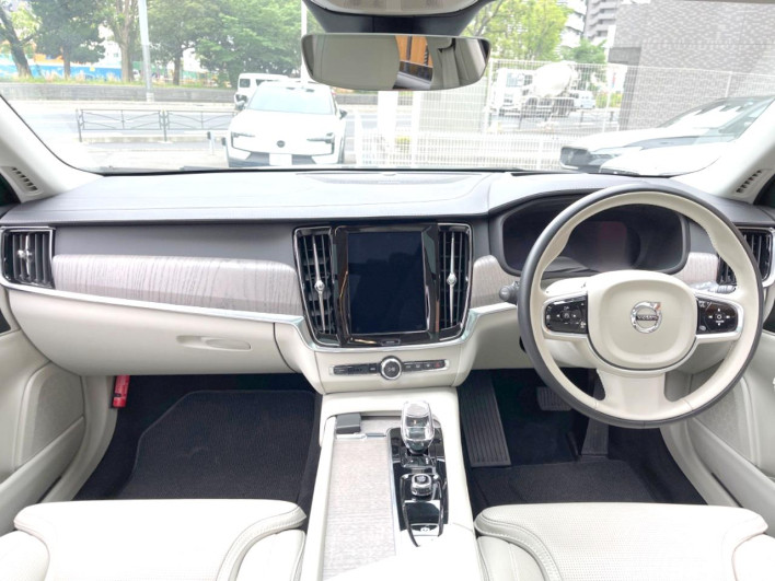 2024 Volvo V90 5AA-PB420TM (UW-69f496bc9edc8)[15]