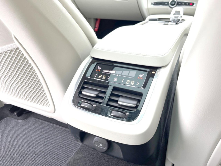 2024 Volvo V90 5AA-PB420TM (UW-69f496bc9edc8)[16]