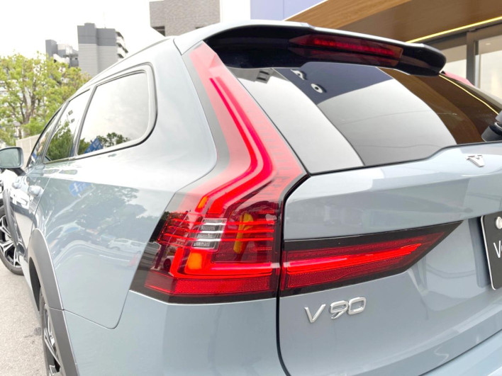 2024 Volvo V90 5AA-PB420TM (UW-69f496bc9edc8)[28]