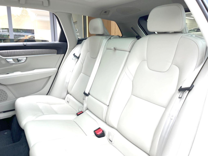 2024 Volvo V90 5AA-PB420TM (UW-69f496bc9edc8)[14]