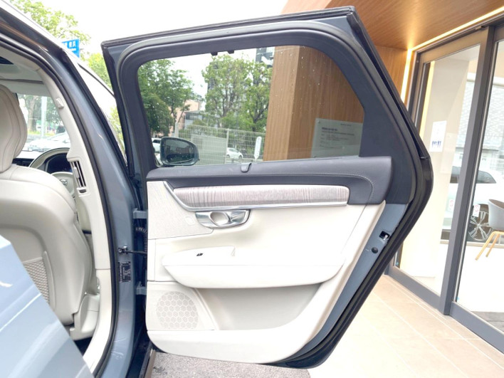 2024 Volvo V90 5AA-PB420TM (UW-69f496bc9edc8)[21]