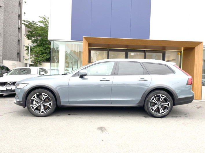 2024 Volvo V90 5AA-PB420TM (UW-69f496bc9edc8)[6]