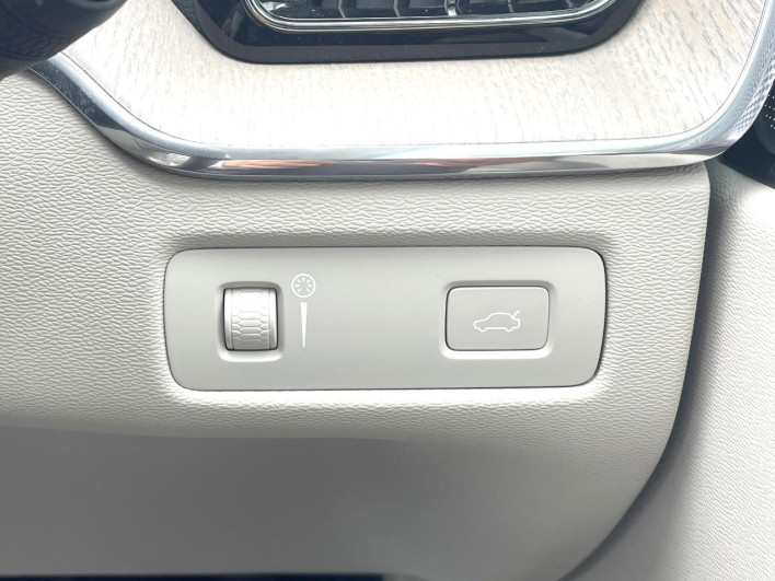 2019 Volvo XC60 LDA-UD4204TXCA (UW-69f496bd2a52c)[7]