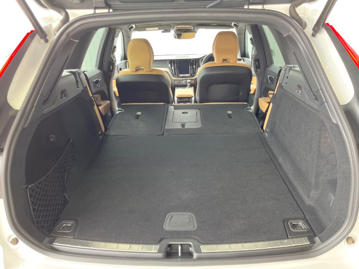 2019 Volvo XC60 LDA-UD4204TXC (UW-69f496bd9b675)[28]