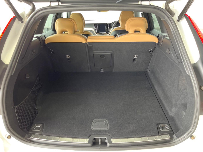 2019 Volvo XC60 LDA-UD4204TXC (UW-69f496bd9b675)[25]