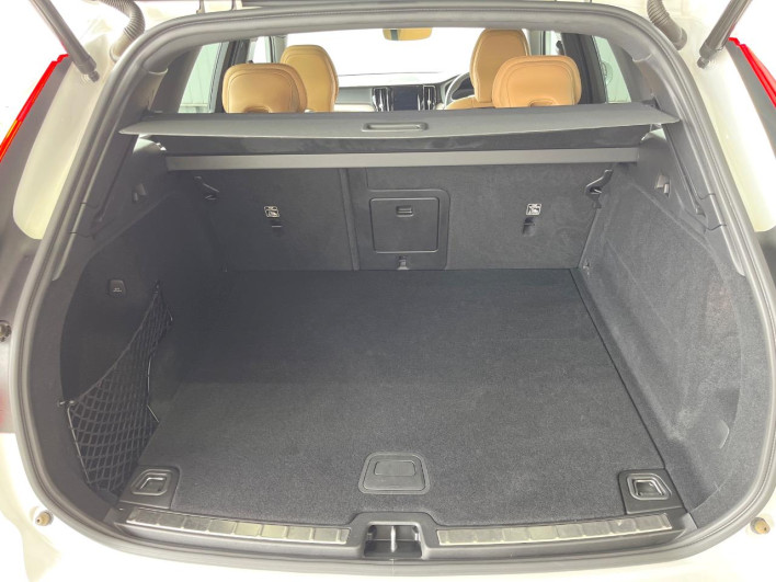 2019 Volvo XC60 LDA-UD4204TXC (UW-69f496bd9b675)[24]