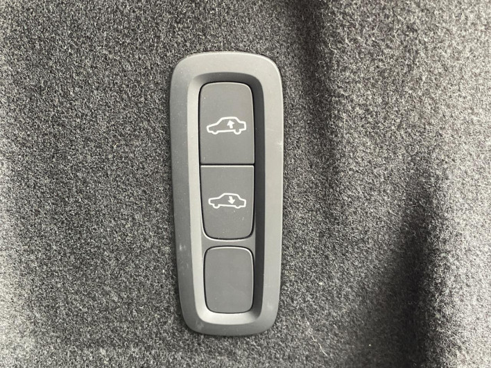 2021 Volvo XC60 5LA-UB420XCPA (UW-69f496be486fa)[16]