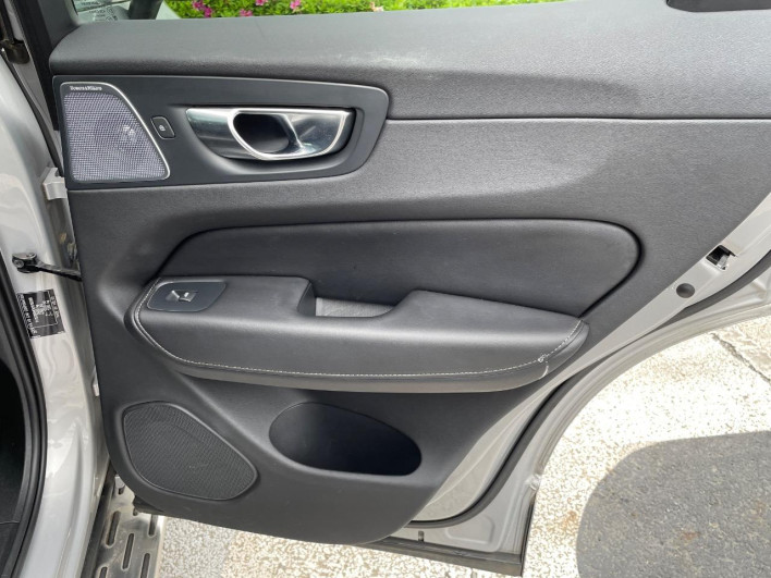 2021 Volvo XC60 5LA-UB420XCPA (UW-69f496be486fa)[24]